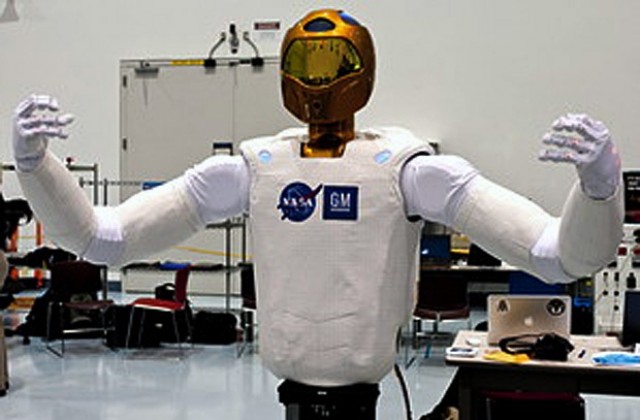 НАСА представи космическия робот R2