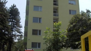 Мъж скочи от прозорец в Психото и почина