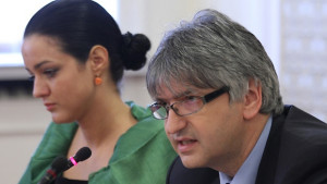 Калина Крумова покани Министерския съвет на Мамо чакам те