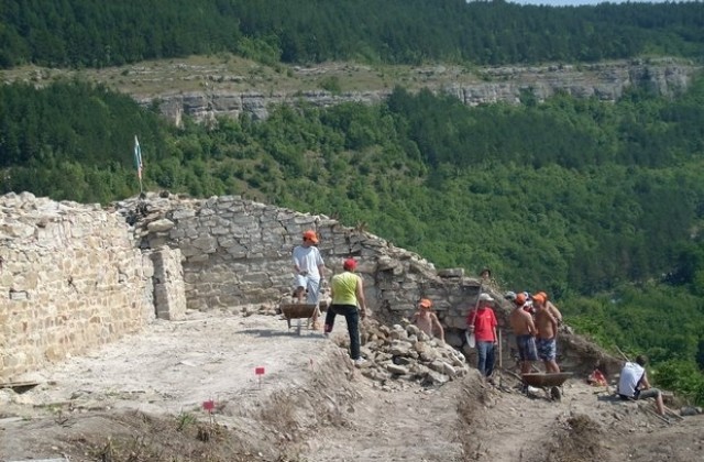 Подновяват разкопките на Трапезица в първите дни на септември