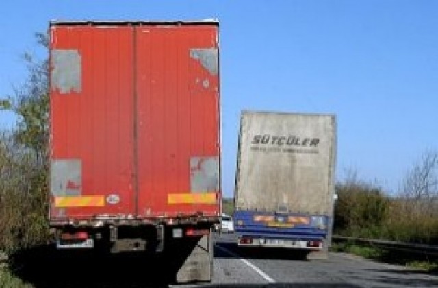 Без камиони на пътя при температури на въздуха над 35 градуса