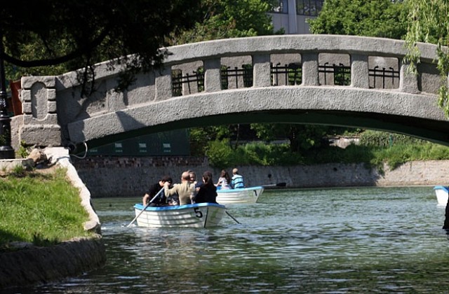 Поетики в края на август в София