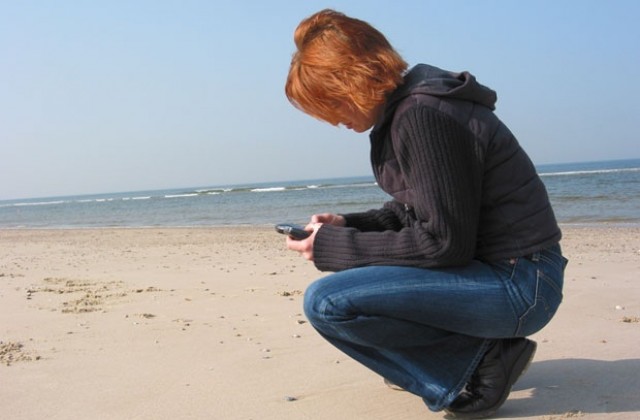 Мобилните телефони не обичат слънце, пясък и море