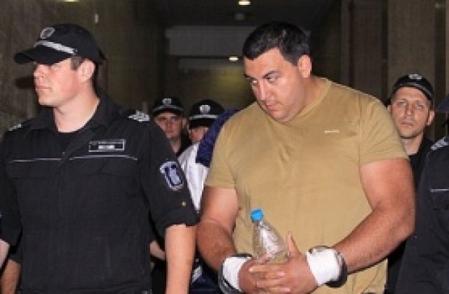 Вожда с байпас, лежи в болница