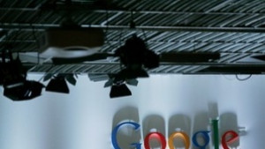 Google остава първа сред интернет търсачките в САЩ