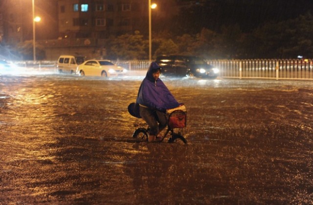 Близо 130 000 евакуирани в Китай заради придошлите води на река Ялу