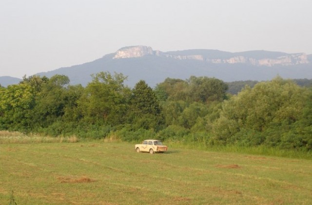 Слънчево и горещо