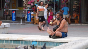 Общината раздала 310 стека с минерална вода заради жегите