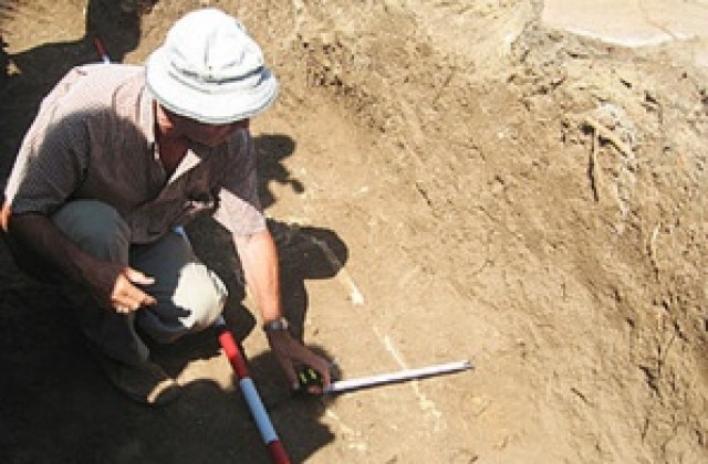 Археолози разкриха гробове от времето на Троянската война