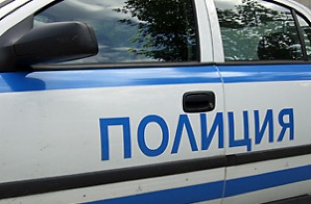 Автомобил се запали, друг се преобърна при катастрофа в Търговищко