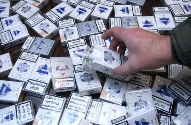Нелегални цигари иззеха от дома на търговец