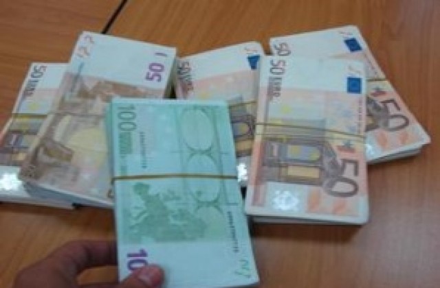 Фалшиви 100 евро