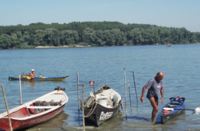 3-годишно момиченце измина с лодка над 2000 км по Дунав