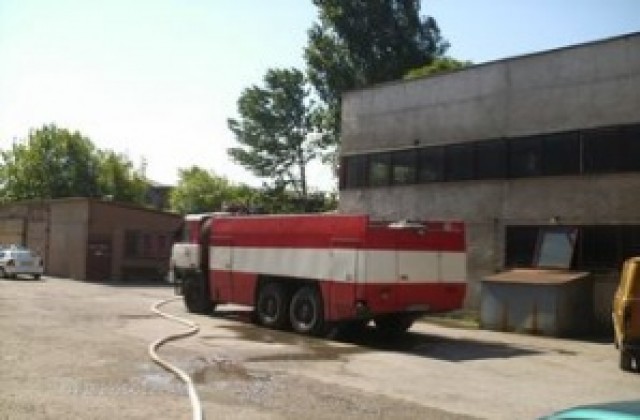 Пожар унищожи  селскостопанска постройка и трактор