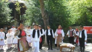 Банатските българи показаха възстановка на сватба в Етъра