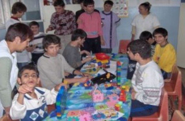 Малка къща в София приютява още деца от Могилино