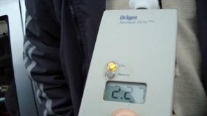 Мъртво пиян катастрофира с момиче и момче в колата си