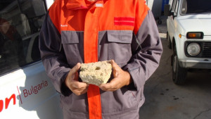 Жители на Максуда нападнаха техници на Е ОН