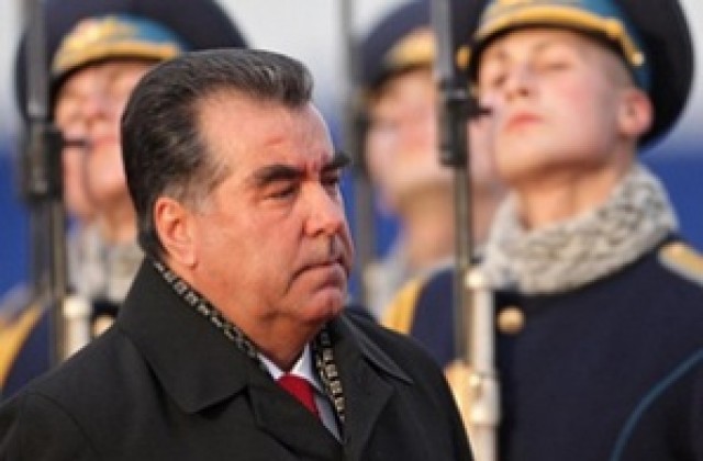 Един загинал и десетки ранени при атентат в Таджикистан