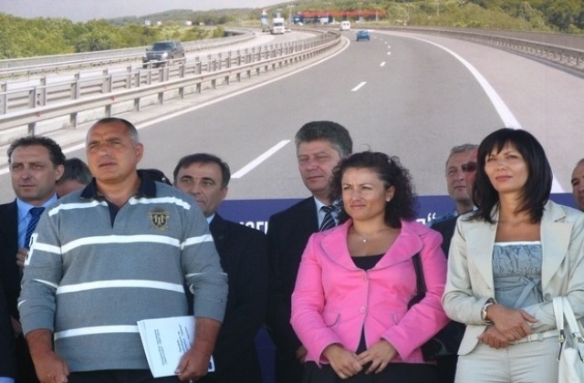 Трима протестираха срещу изграждането на магистрала „Тракия