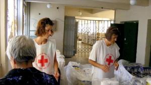 БЧК продължава раздаването на хранителни продукти за социално слаби