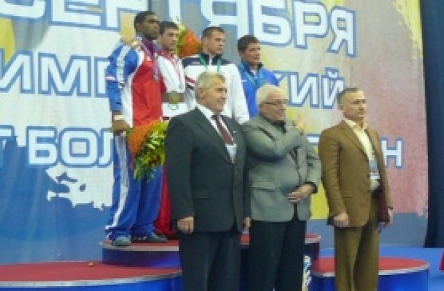Христо Маринов е новият световен шампион в борбата