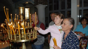 Стотици препълниха църквата СвБогородица за празника