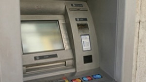 Спипаха двама варненци с устройства за точене на банкомати