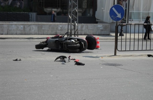 Моторист премаза велосипедистка