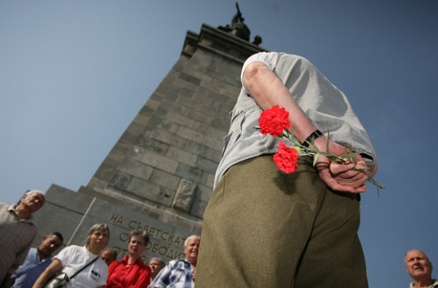За резиденциите на Тато и грешките на режима