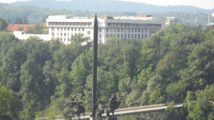 Слънчево идват облаци