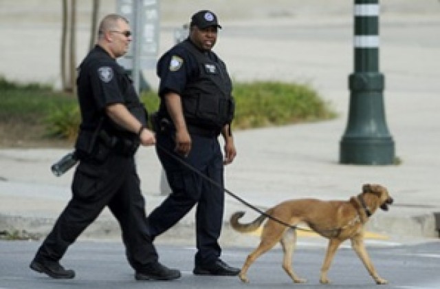 Уволнена служителка уби двама души в Филаделфия
