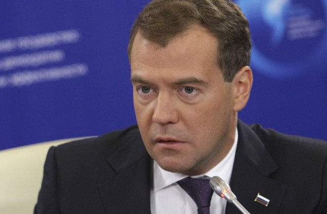 Медведев: За Русия парламентарната демокрация означава катастрофа