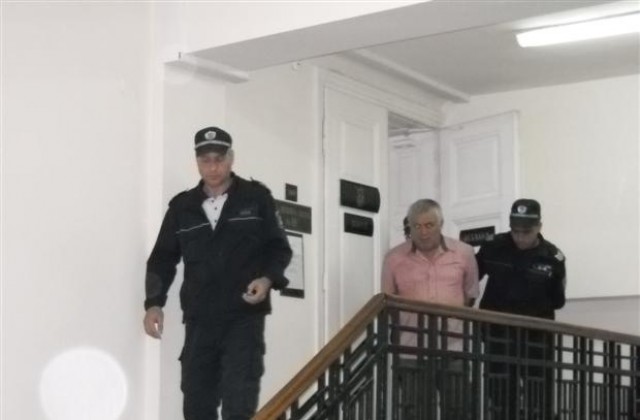 Оставиха Петър Атанасов в ареста