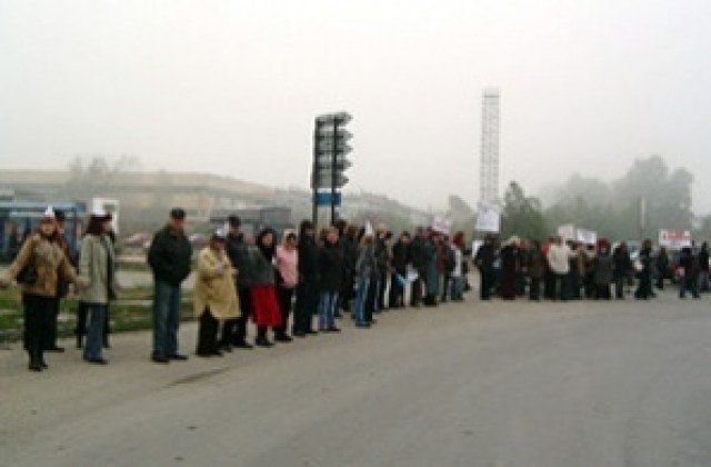 Жители на Алфатар отложиха третата блокада на  път Силистра – Шумен