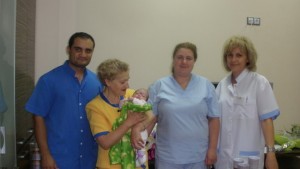 Малката Мери бе на първа детска консултация в Медицинския ин