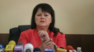Заключиха двама инспектори по труда в баничарница