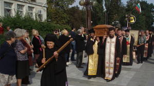 Светини от Украйна посрещнаха силистренци за утрешния си празник
