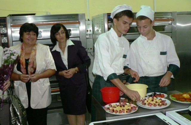 Видинска гимназия с модернизирана кухня