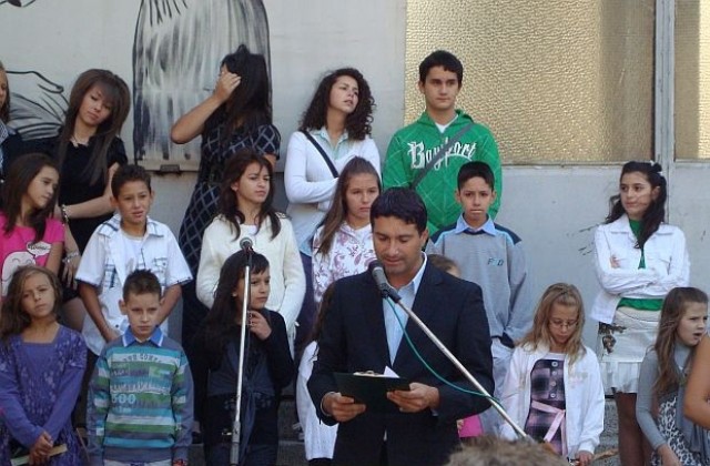 41 първокласници от община Кресна тръгнаха на училище
