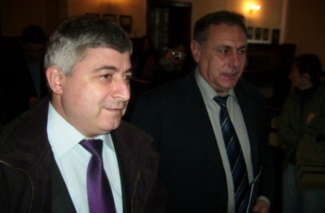 Депутатът Микев продължава да работи за филиал на ВУЗ в Кюстендил