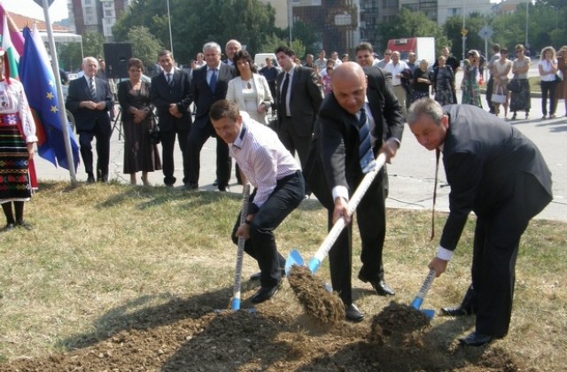 Томислав Дончев: Темповете на усвояване на европейски средства са окуражителни