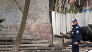 Полицай пострада при преследване на криминално проявени