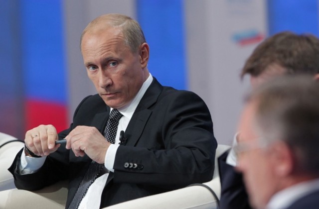 Два адреса на кирилица намекват, че Путин ще се кандидатира за президент