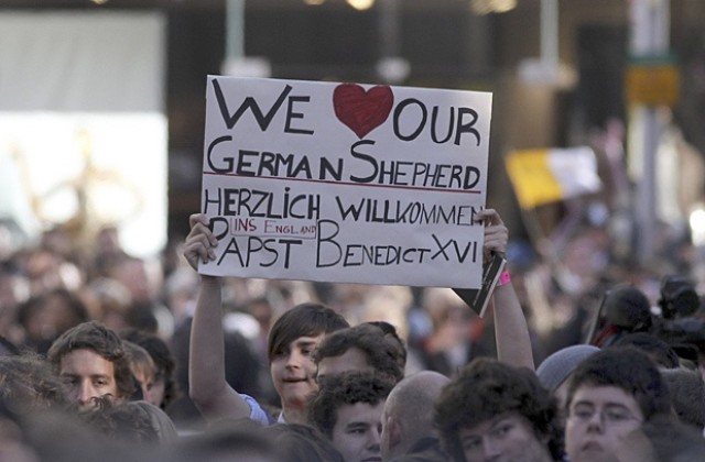 Хиляди излязоха на протест срещу папата в Лондон