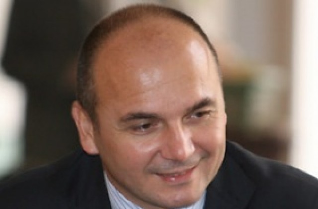 Л. Дацов: Цифрите и идеите в бюджет 2011 г. са замръзнали