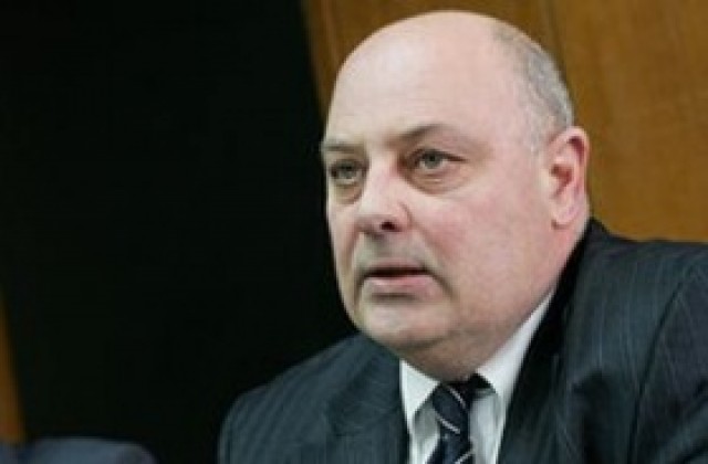 Йотов: Ще опитаме до края на годината да пуснем процедурите за 2 лота на „Струма”