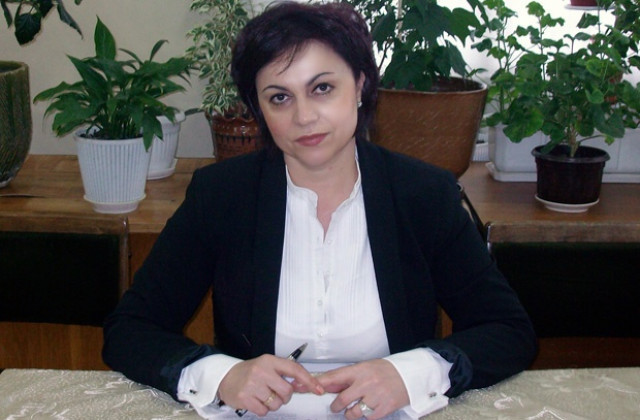 Корнелия Нинова внесе питане за диспансерите до министър Борисова