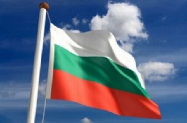 Венци и цветя пред паметника на Кап. Петко Войвода