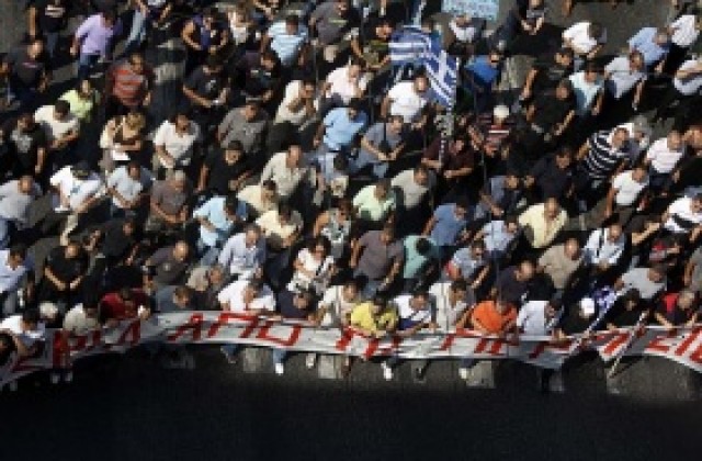 Стотици превозвачи на протест в Атина